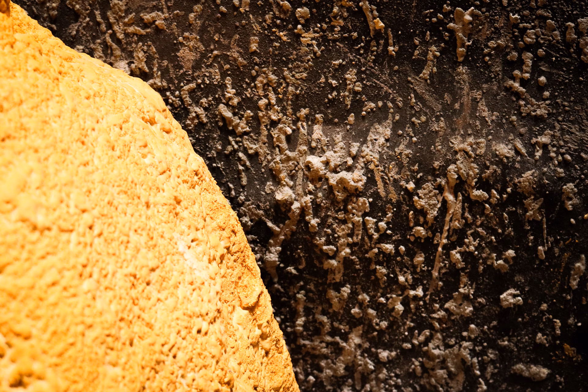 Texture of ceramic material used in the casting process