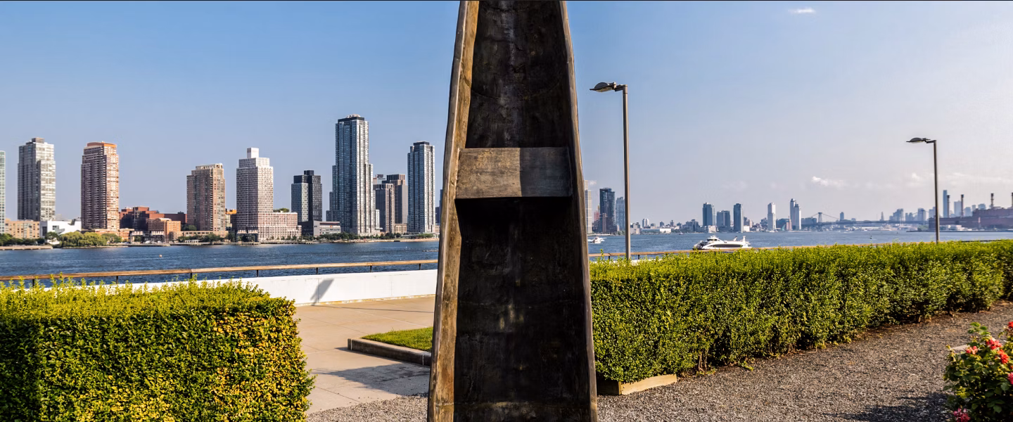 Kusikawsay, a sculpture by Mario Opazo